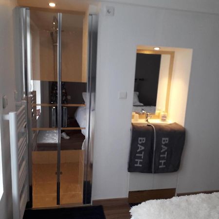 Le Jardin Fleuri Bed & Breakfast Saint-Nazaire  Exterior photo