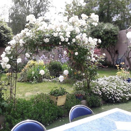 Le Jardin Fleuri Bed & Breakfast Saint-Nazaire  Exterior photo